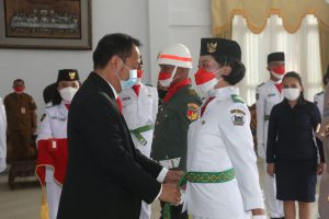 walikota tomohon kukuhkan paskibra