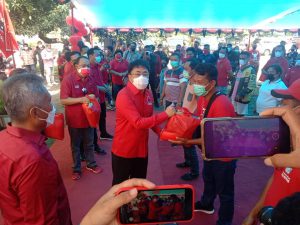 DPD PDIP SAlurkan bantuan