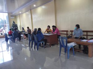 Polres Minahasa salurkan bantuan PKWL