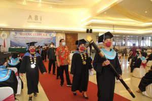 proses wisuda