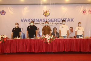 walikota tomohon haduru vaksinasi serentak